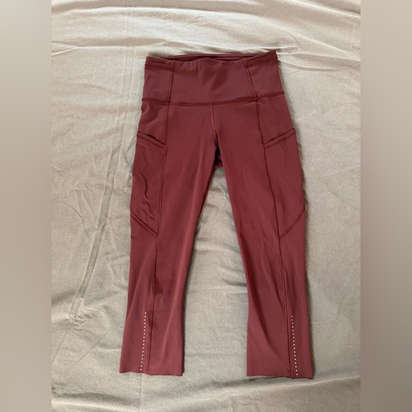 LULULEMON EUC SIZE 4 FAST & FREE CROP II/ Dark adobe - Picture 9 of 11